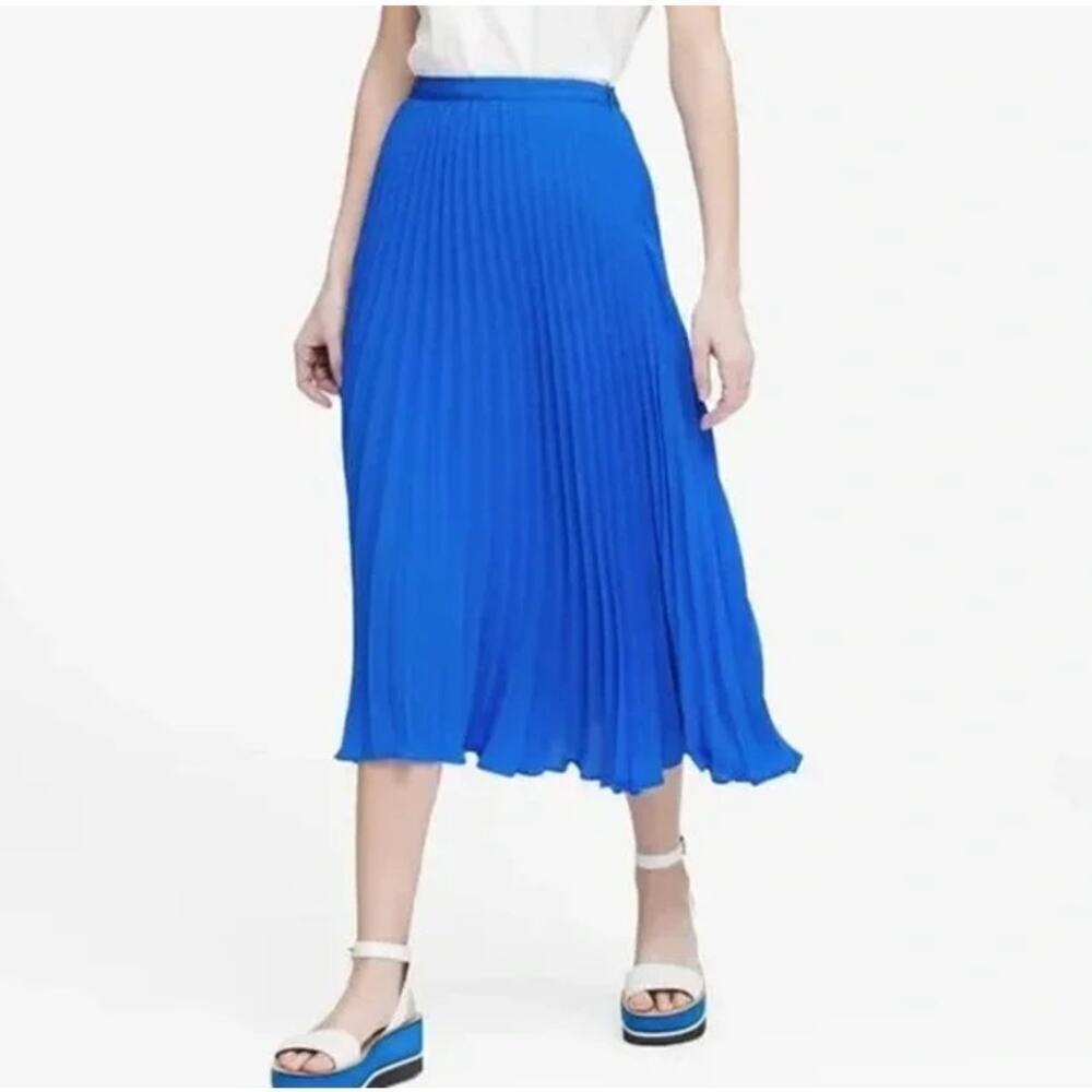 Banana Republic Vibrant Blue Pleated Solid Midi Skirt Size 2